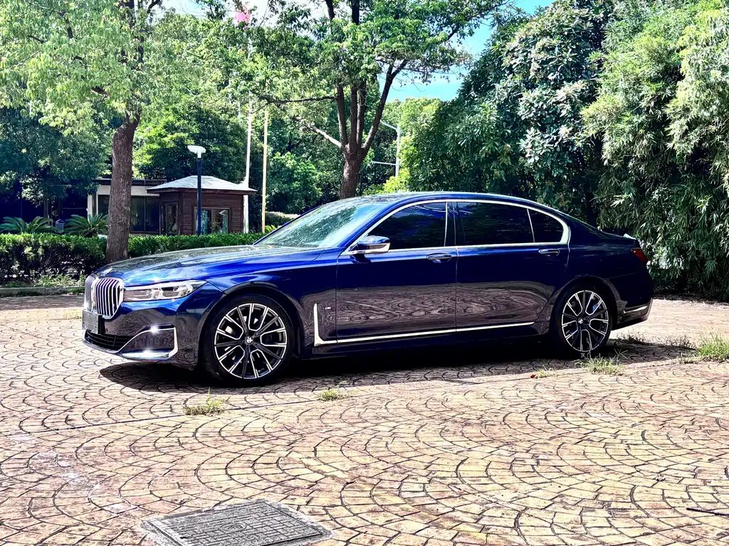 BMW 7 Series — фото 2