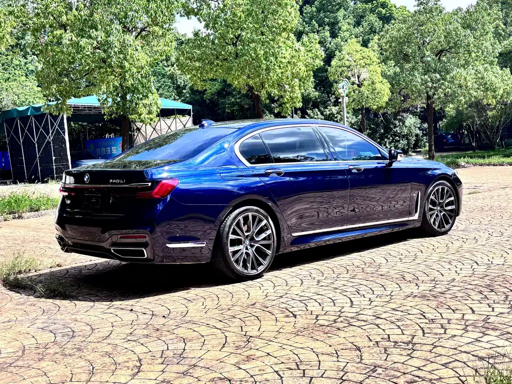 BMW 7 Series — фото 5