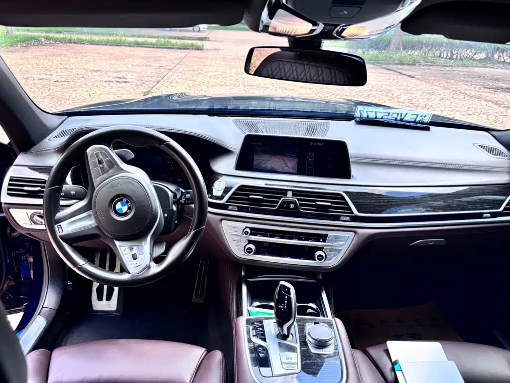 BMW 7 Series — фото 8