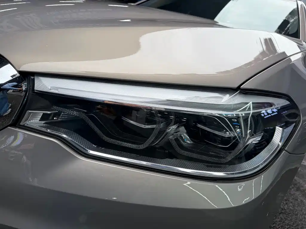 BMW 5 Series New Energy — фото 3