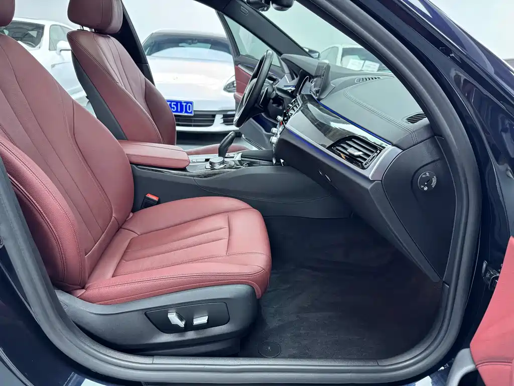 BMW 5 Series — фото 11