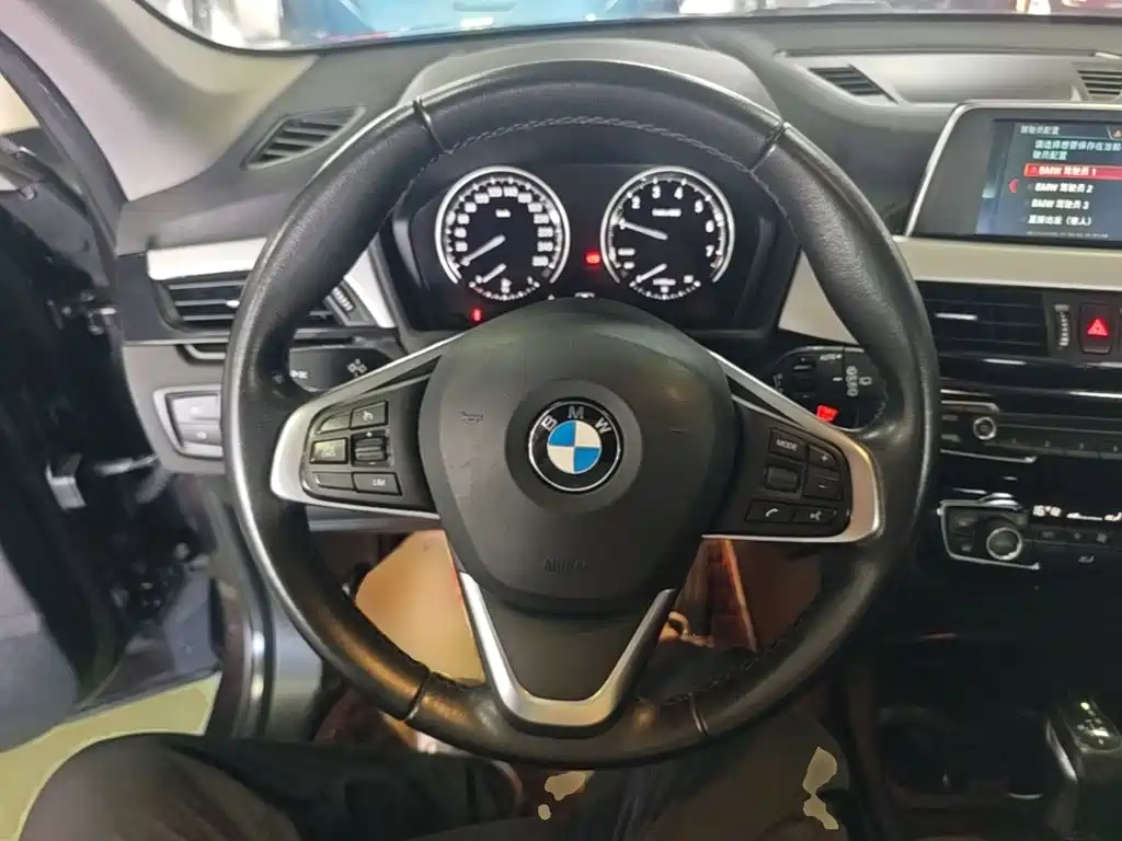 BMW X1 — фото 11