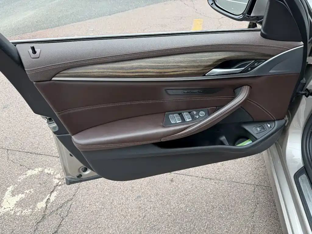 BMW 5 Series New Energy — фото 6