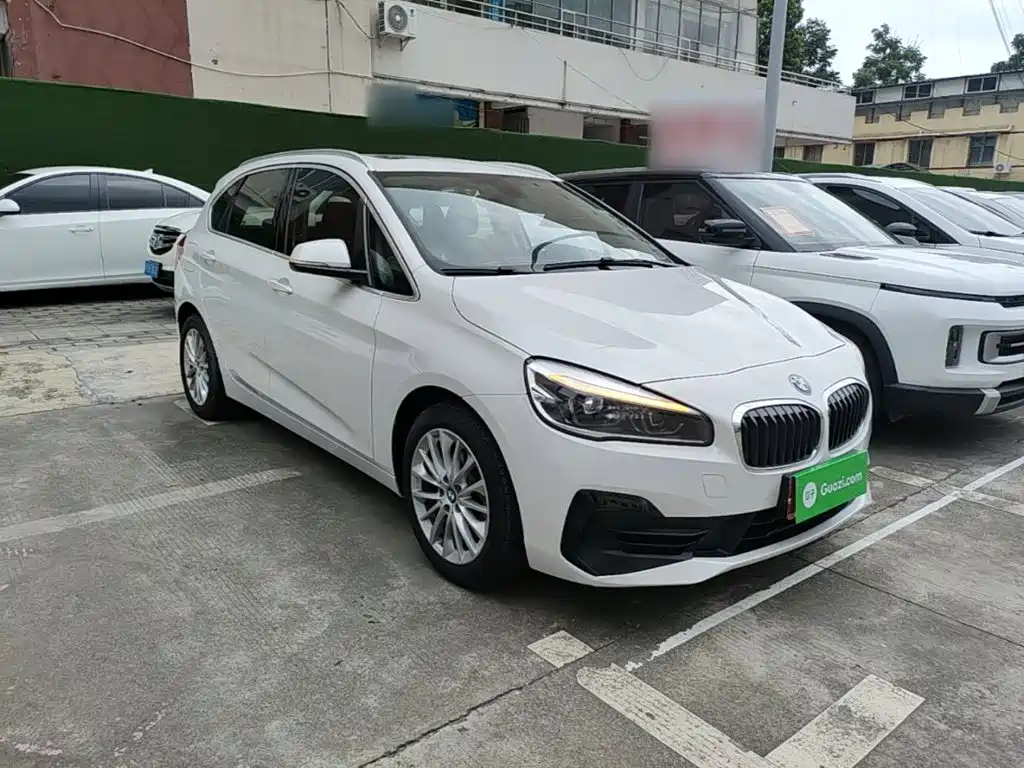 BMW 2 Series Active Tourer — фото 4