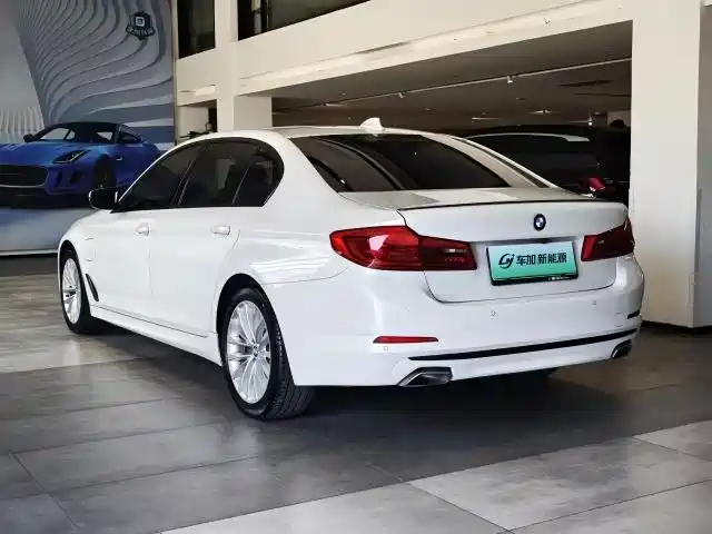 BMW 5 Series New Energy — фото 5