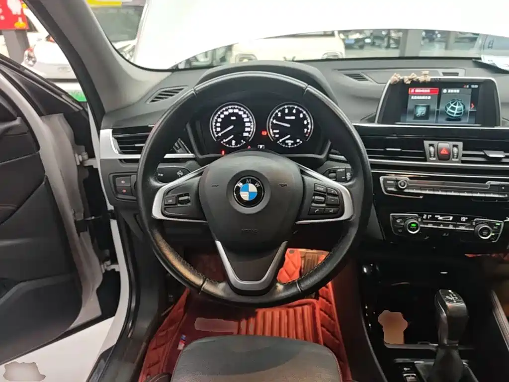 BMW X1 — фото 11