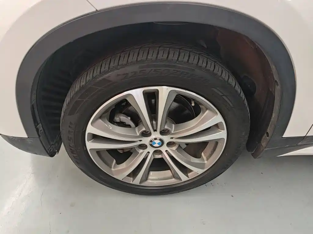 BMW X1 — фото 23