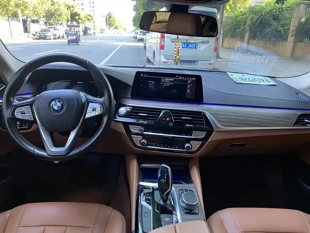 BMW 5 Series New Energy — фото 5
