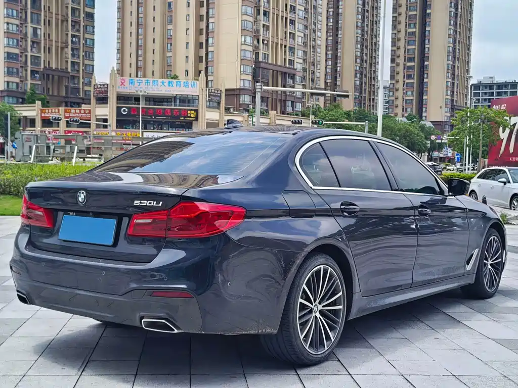 BMW 5 Series — фото 4