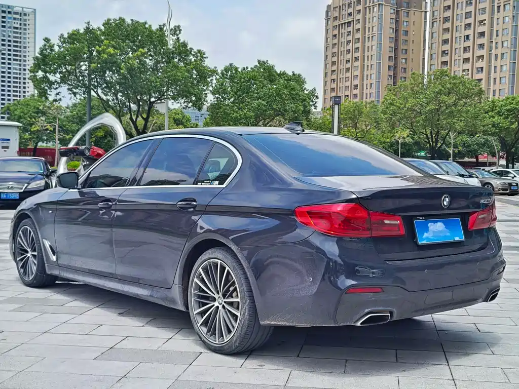 BMW 5 Series — фото 6