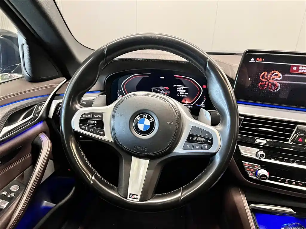 BMW 5 Series — фото 13