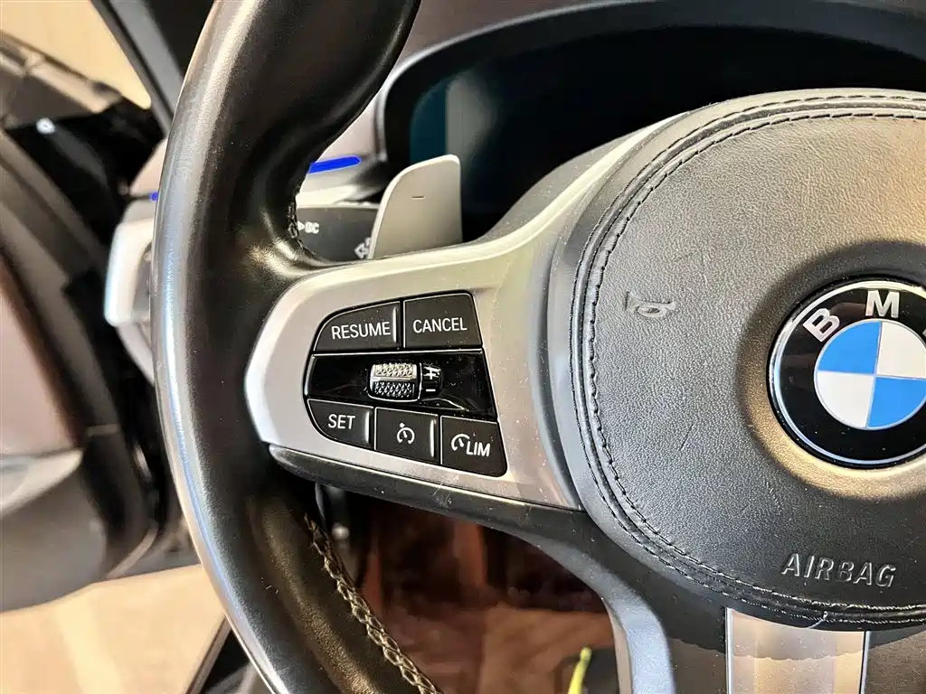 BMW 5 Series — фото 20