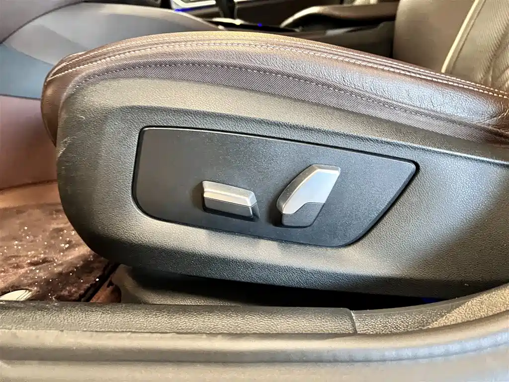 BMW 5 Series — фото 22