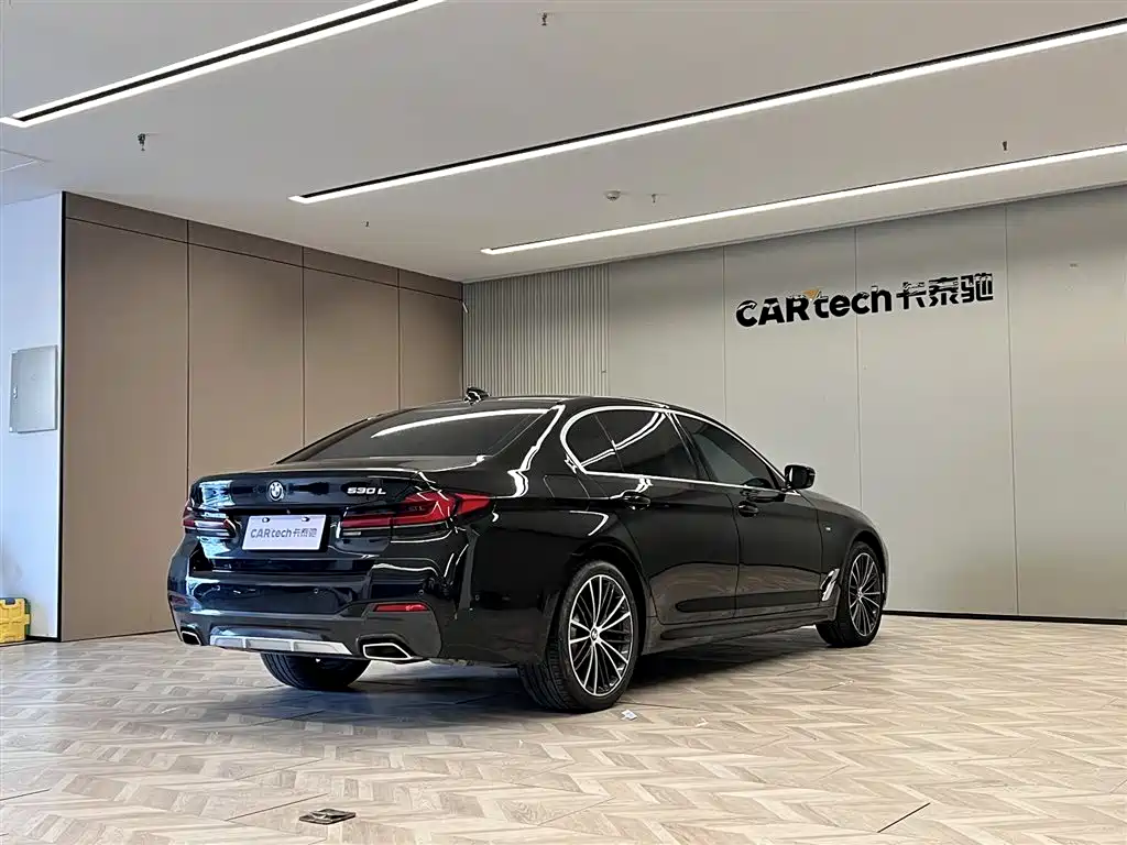 BMW 5 Series — фото 5