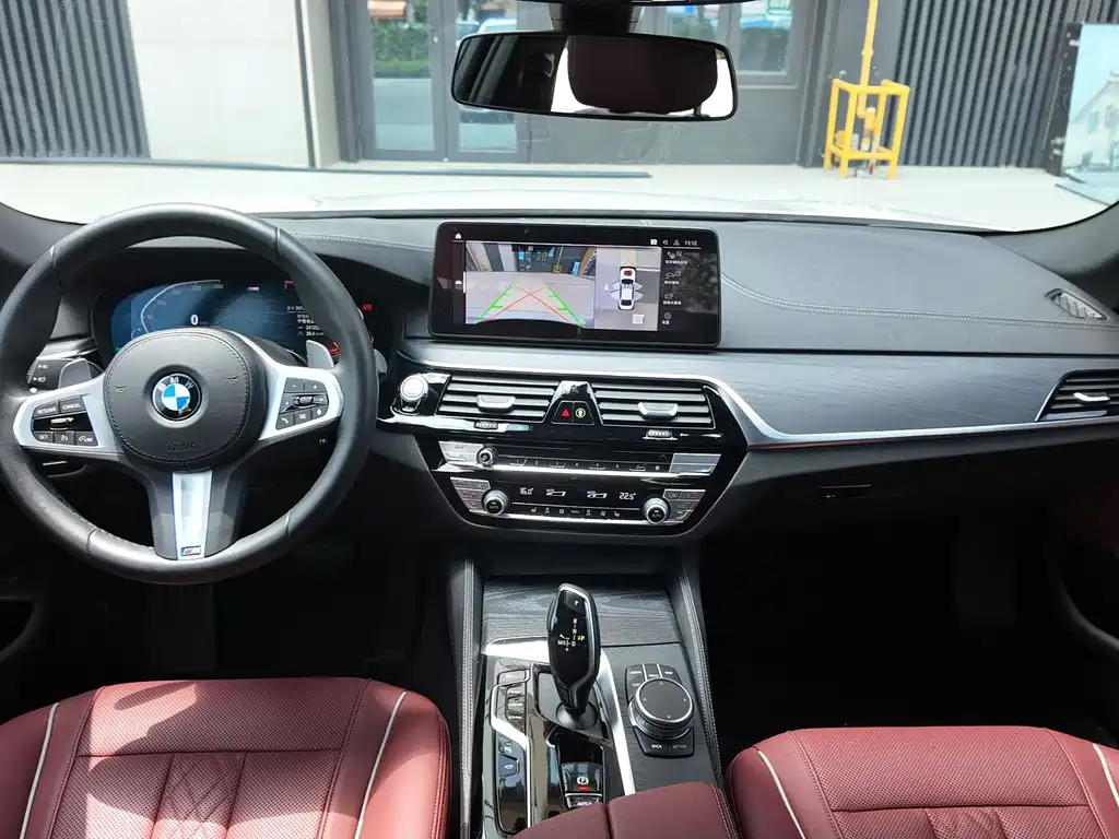 BMW 5 Series — фото 10