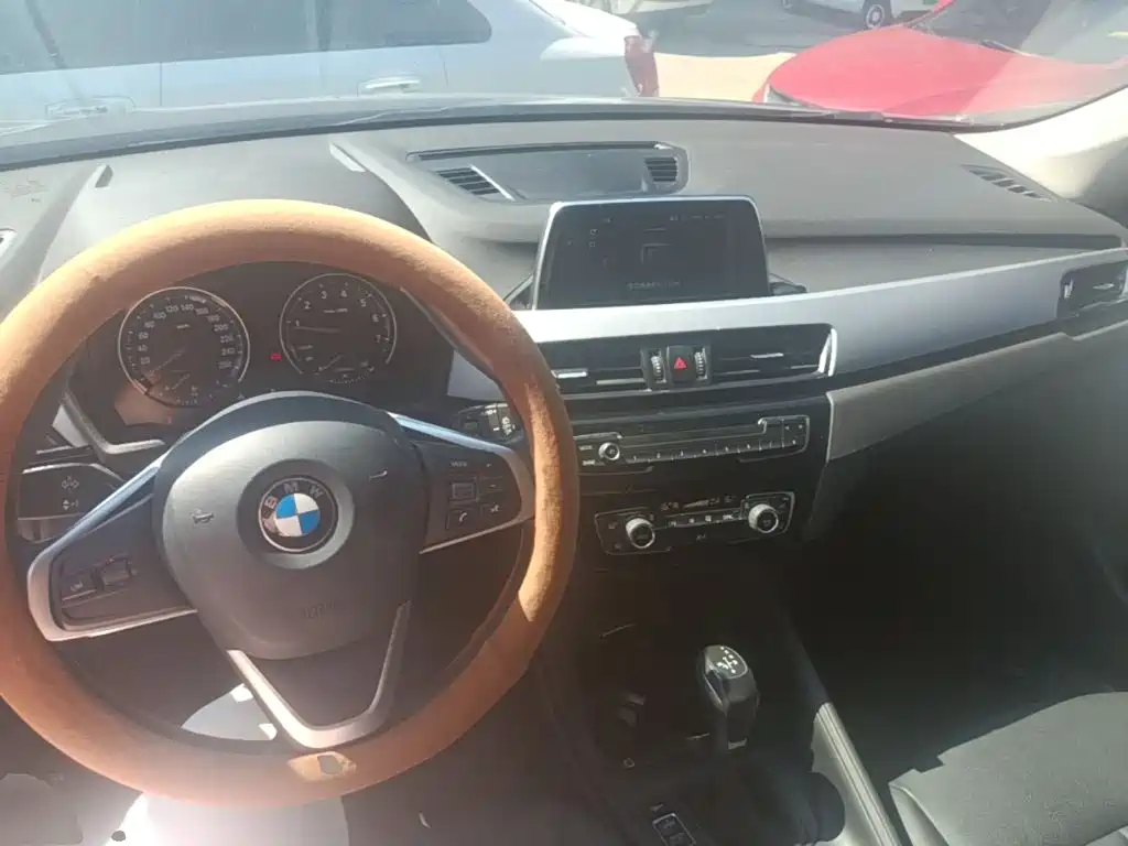 BMW X1 — фото 10