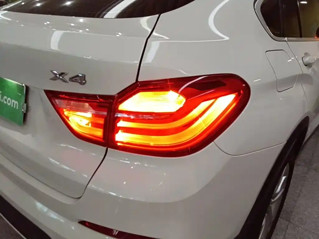 BMW X4 — фото 8