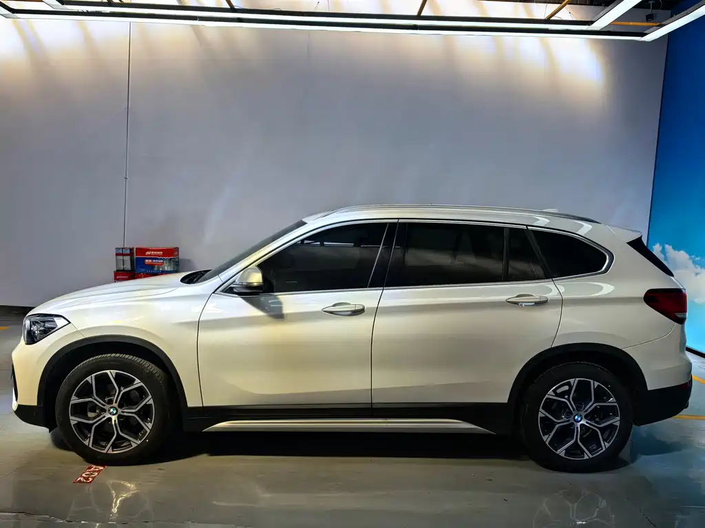BMW X1 — фото 9