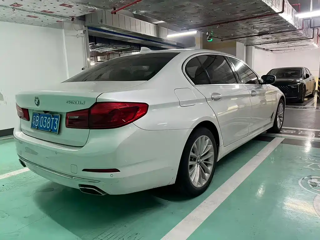 BMW 5 Series — фото 4