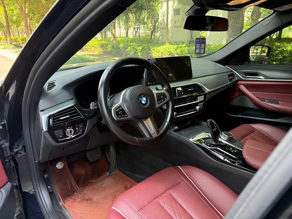 BMW 5 Series — фото 4