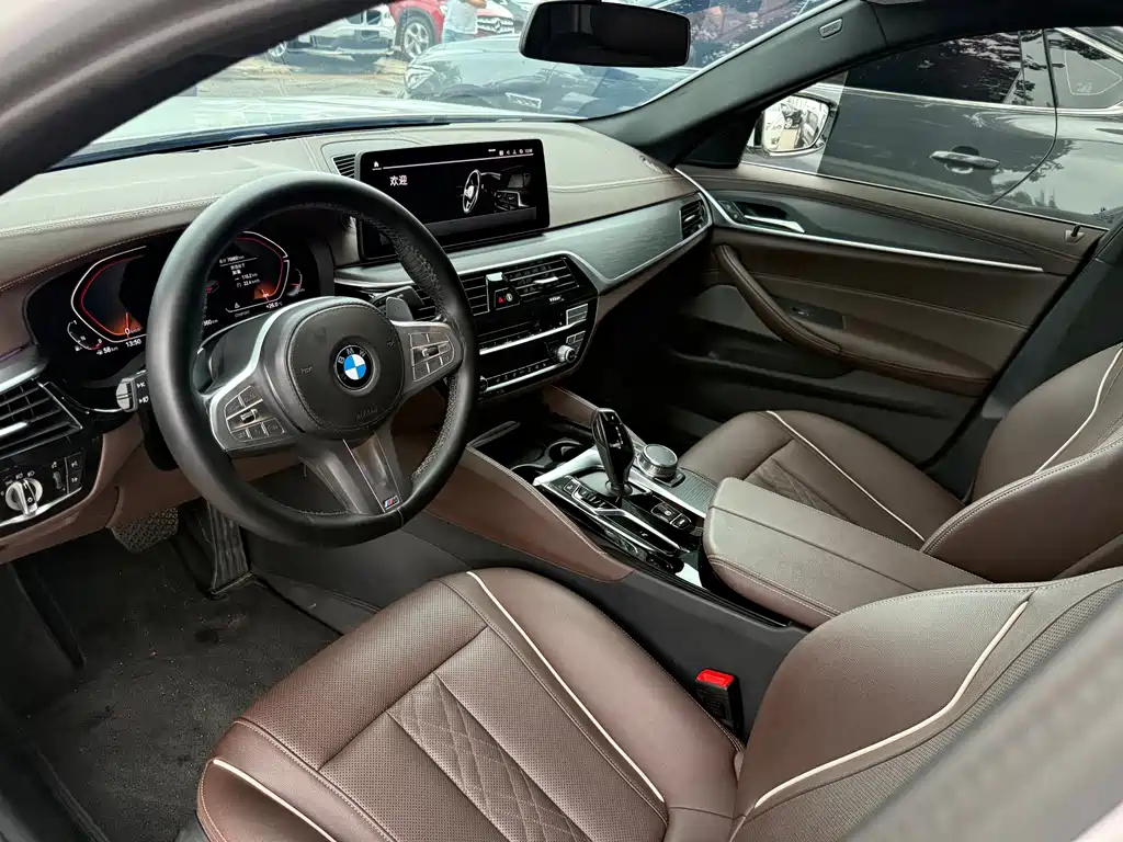 BMW 5 Series — фото 4