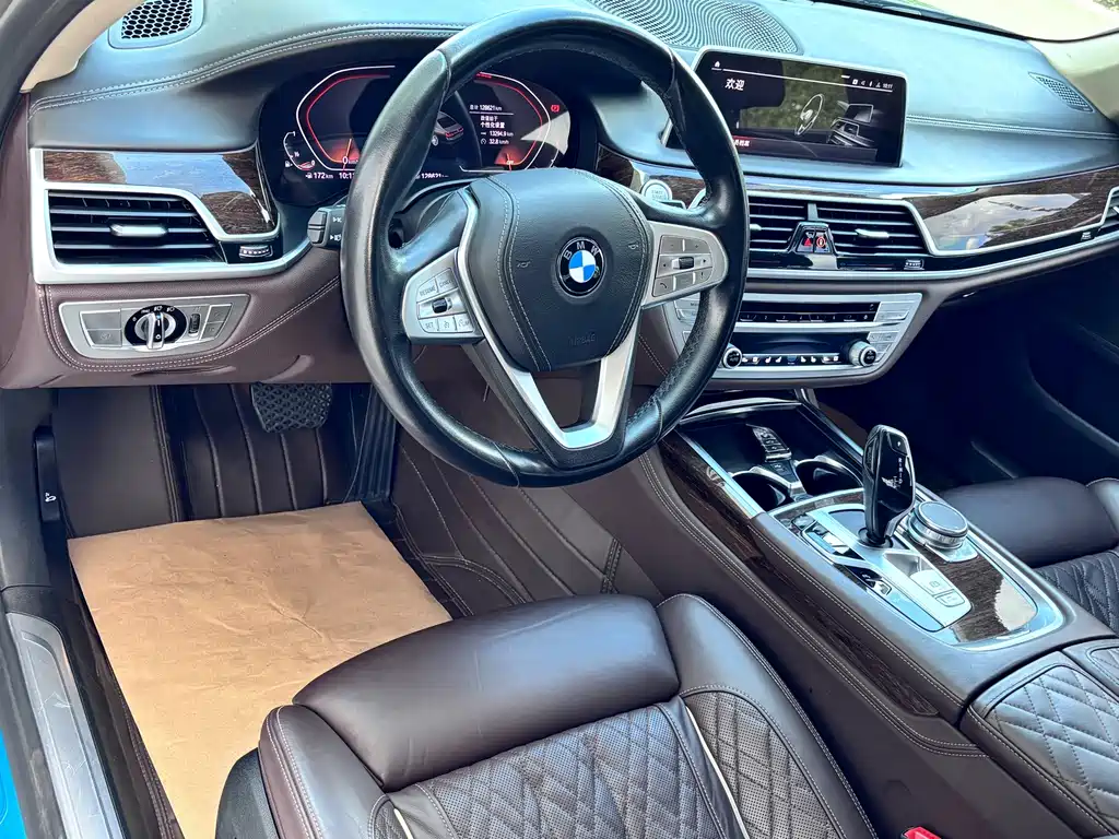 BMW 7 Series — фото 5