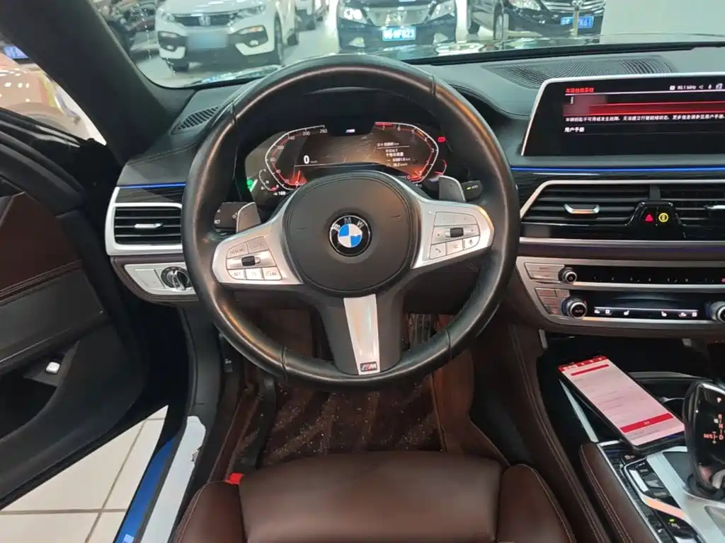 BMW 7 Series — фото 11