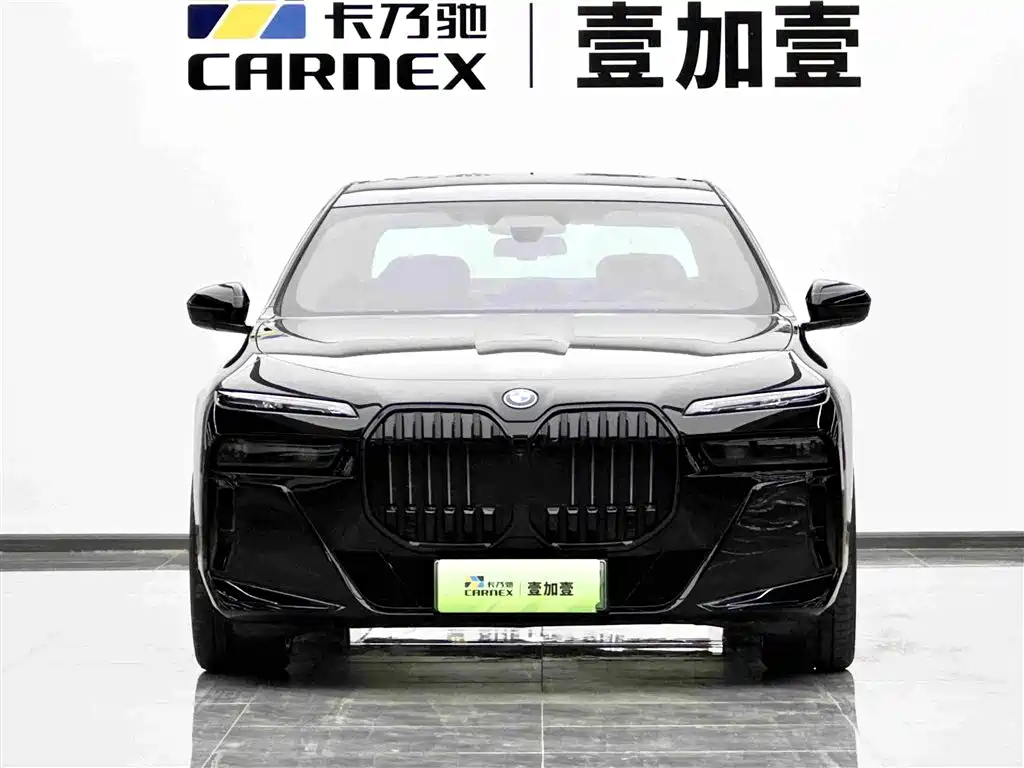 BMW i7 — фото 2