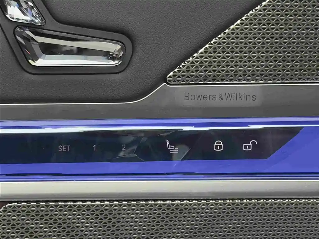 BMW i7 — фото 17