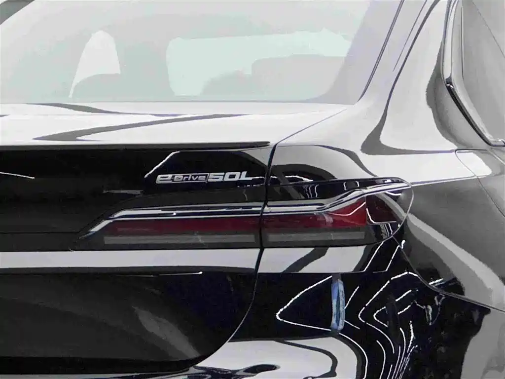 BMW i7 — фото 6