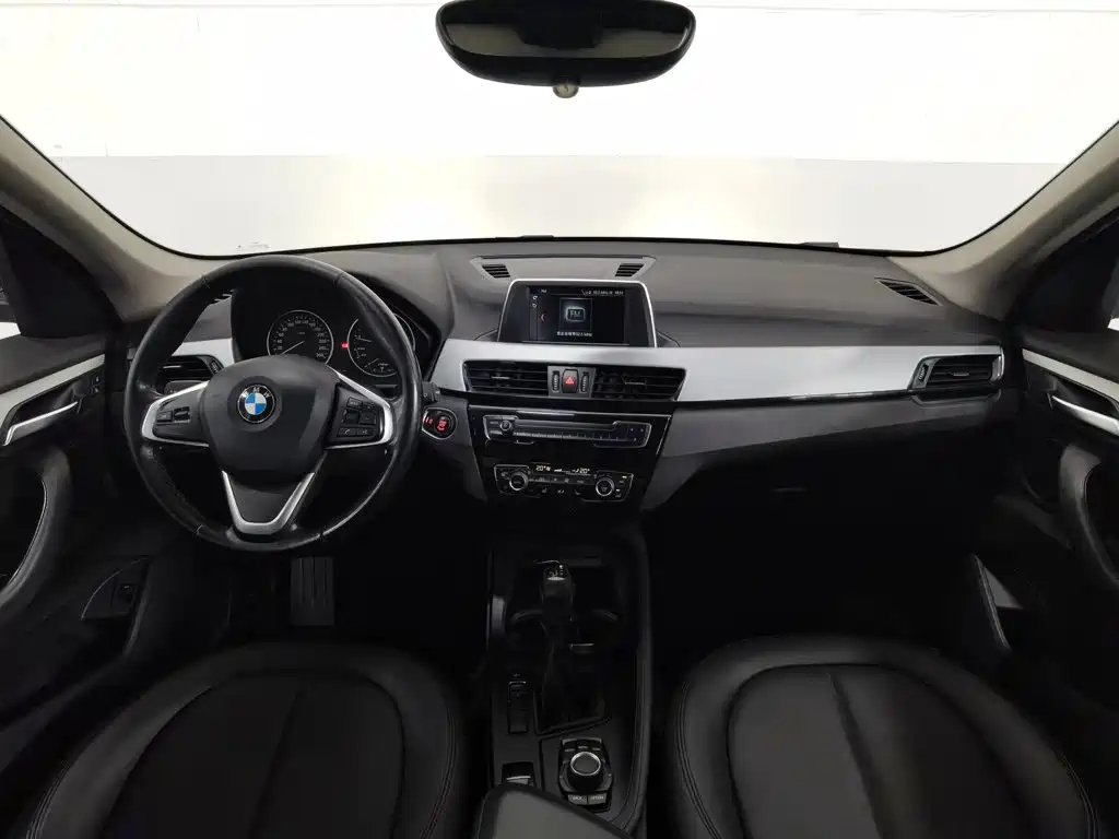 BMW X1 — фото 5