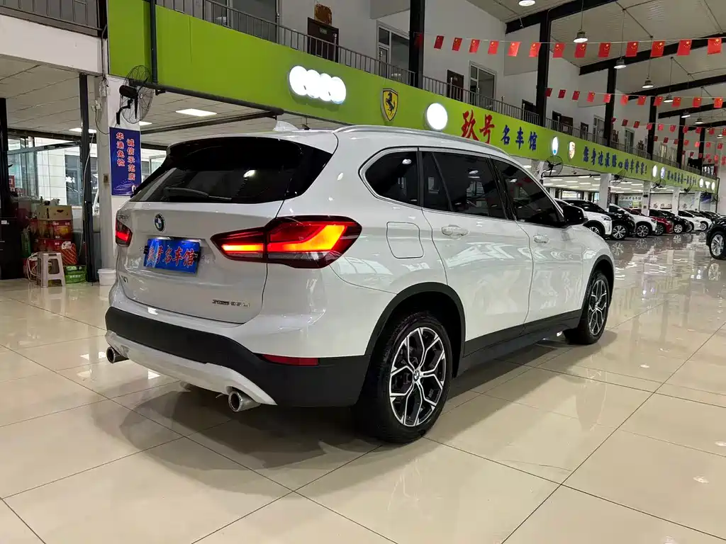 BMW X1 — фото 8
