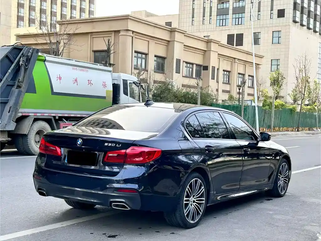 BMW 5 Series — фото 5