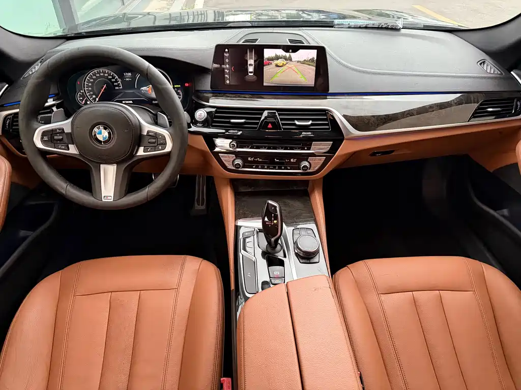BMW 5 Series — фото 15