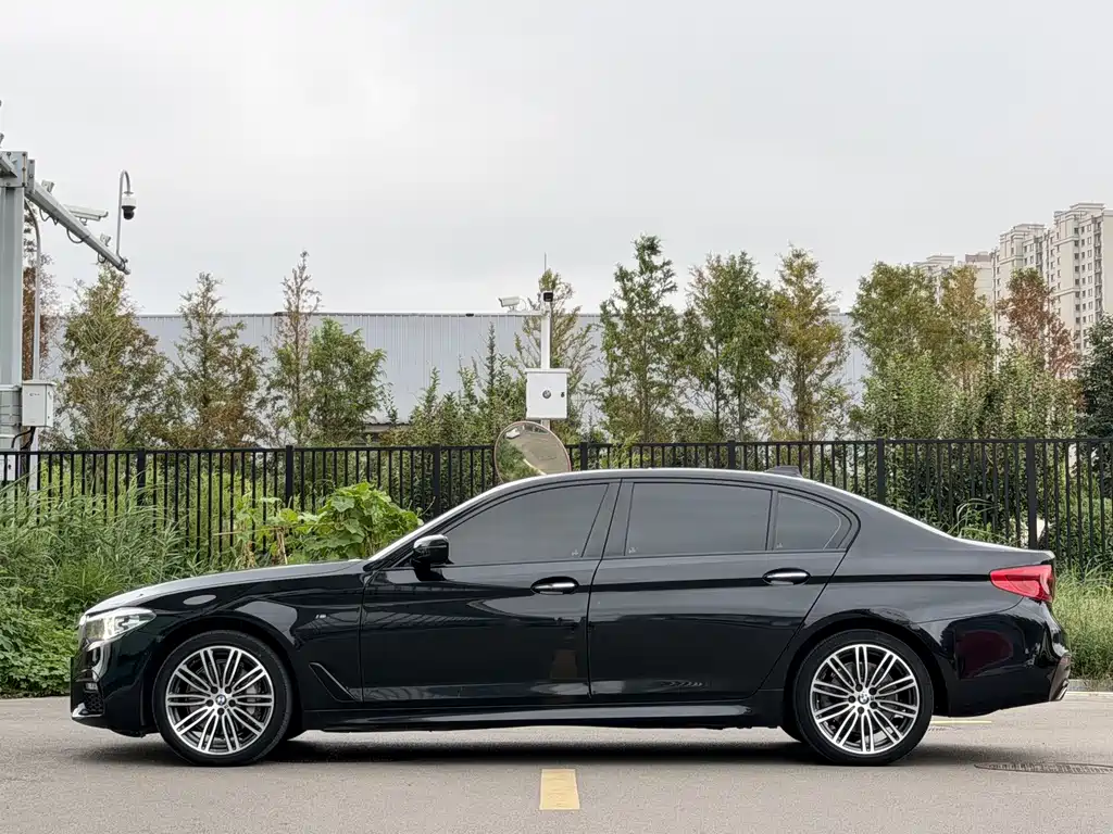 BMW 5 Series — фото 3