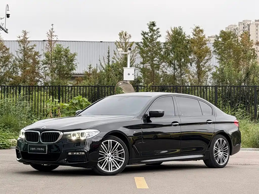 BMW 5 Series — фото 1