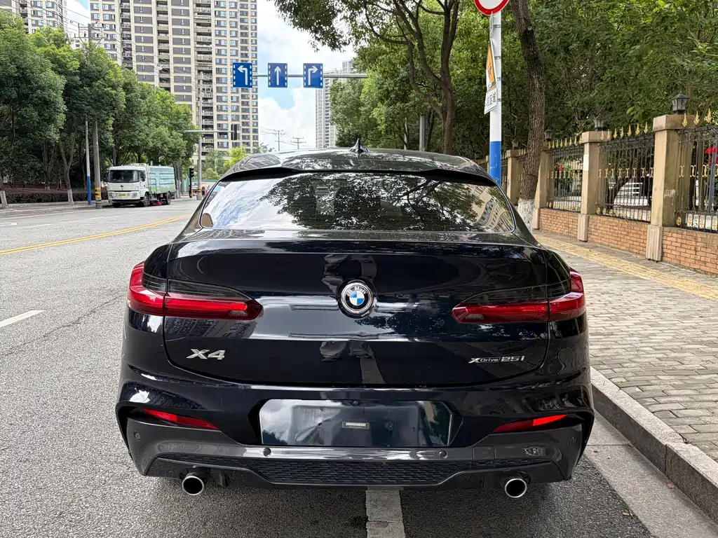 BMW X4 — фото 4