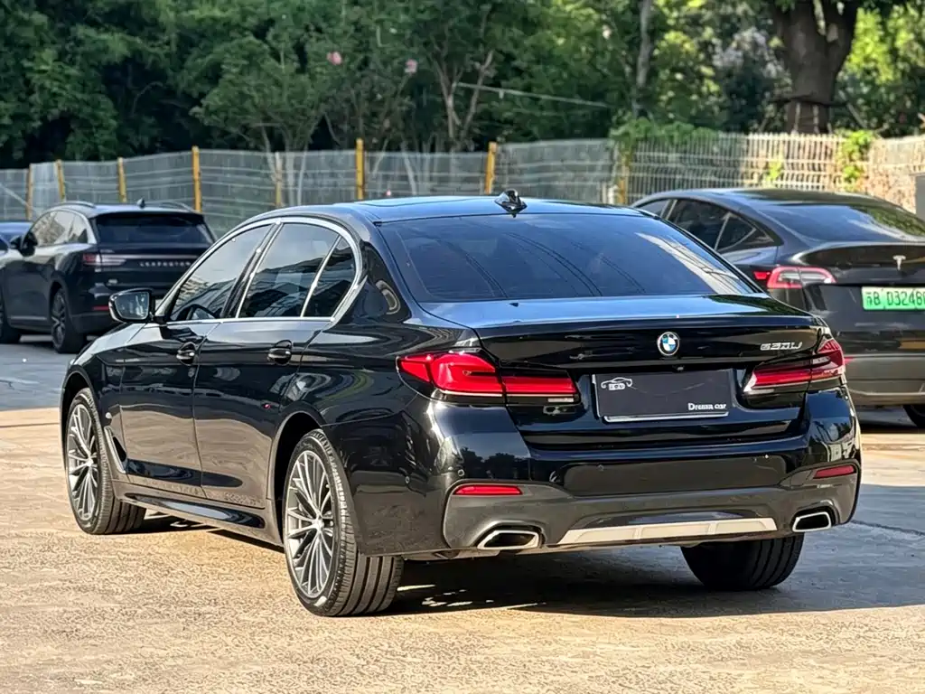 BMW 5 Series — фото 5
