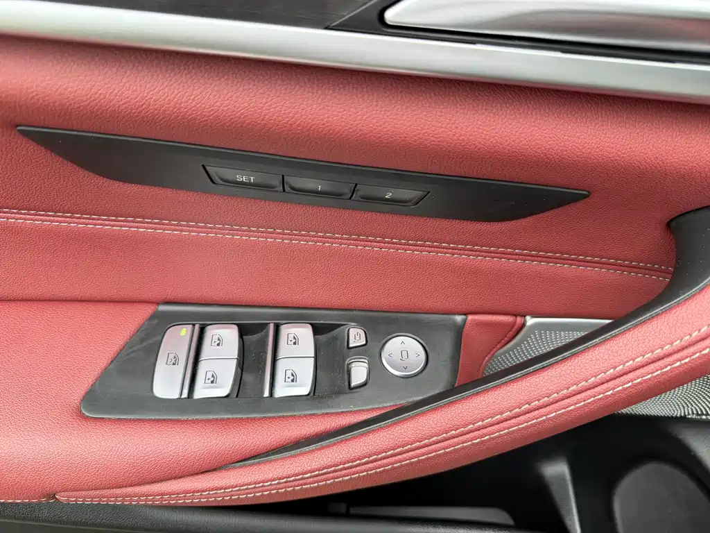 BMW 5 Series — фото 14