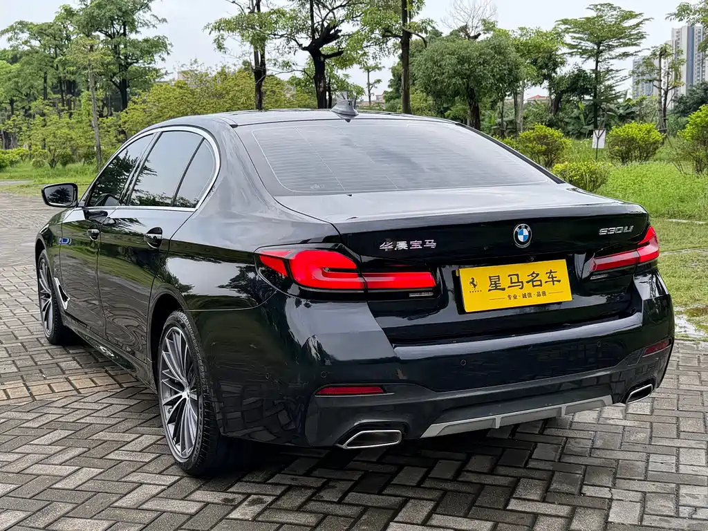 BMW 5 Series — фото 18