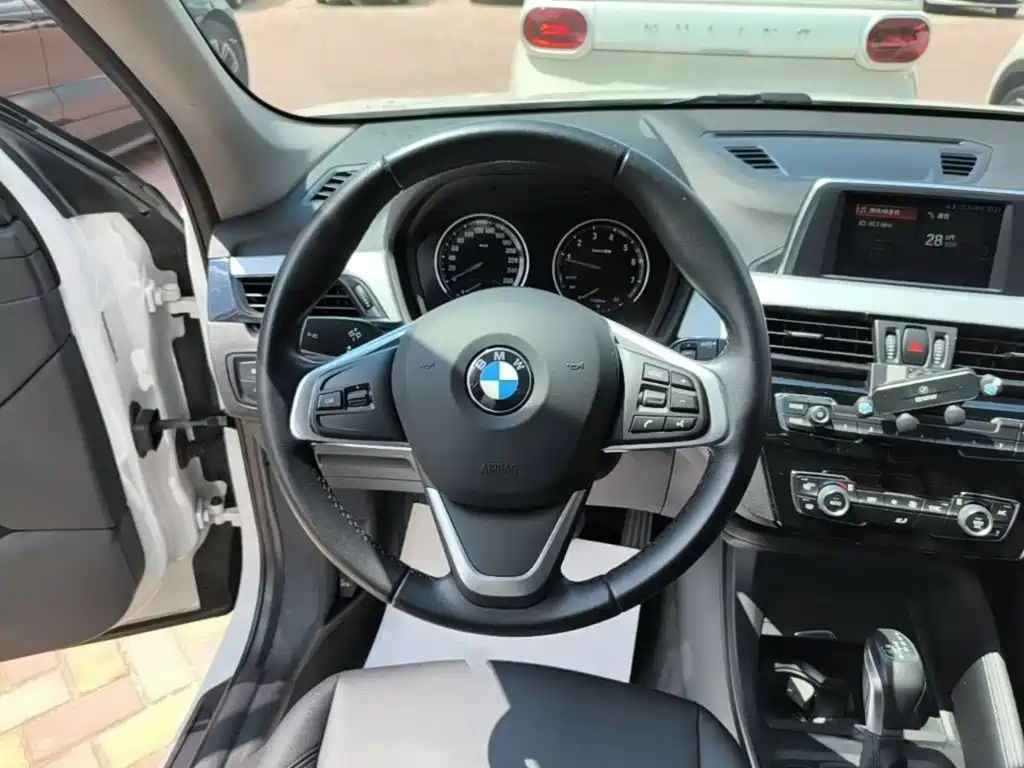 BMW X1 — фото 11