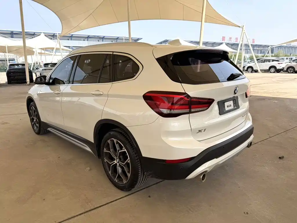 BMW X1 — фото 7