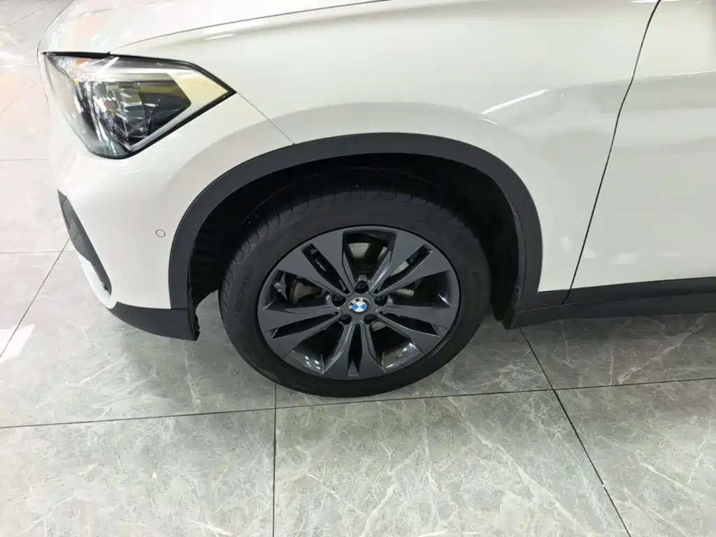 BMW X1 — фото 23