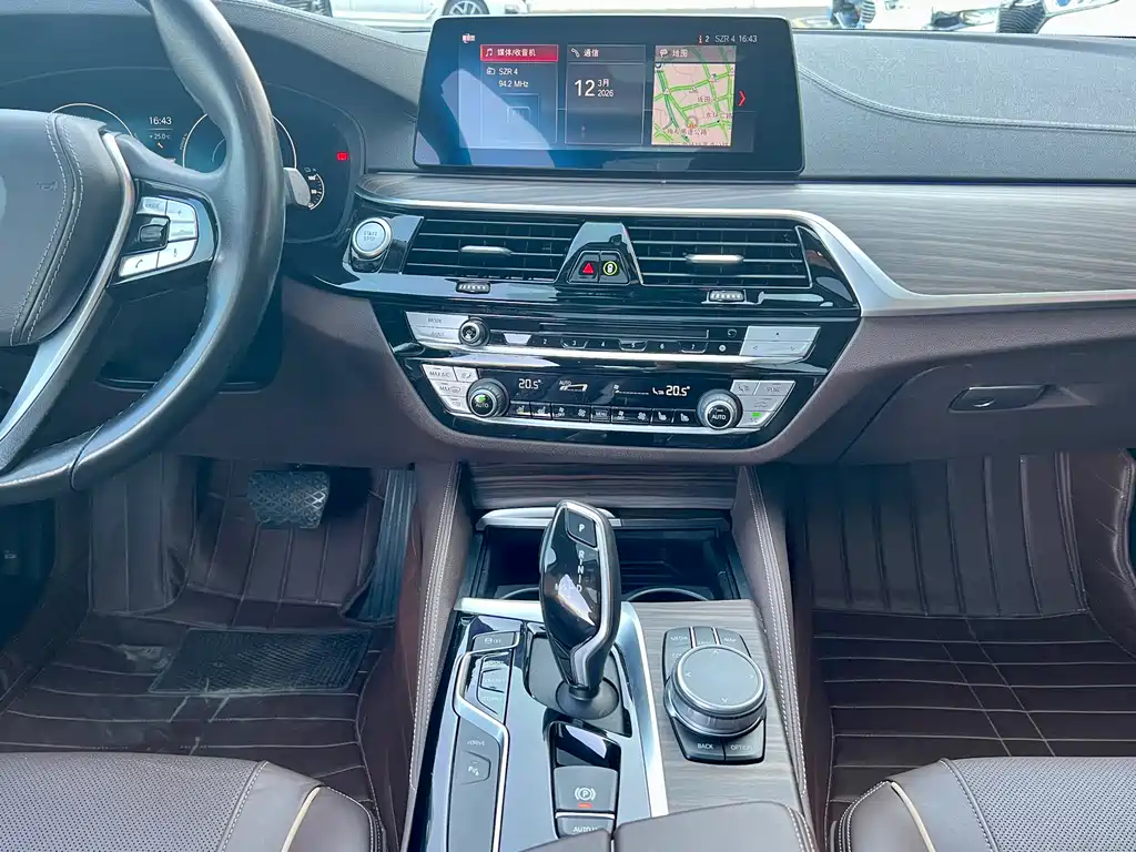 BMW 5 Series New Energy — фото 8