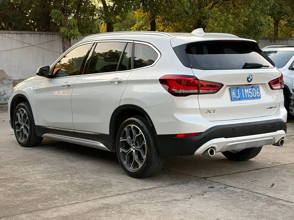 BMW X1 — фото 5