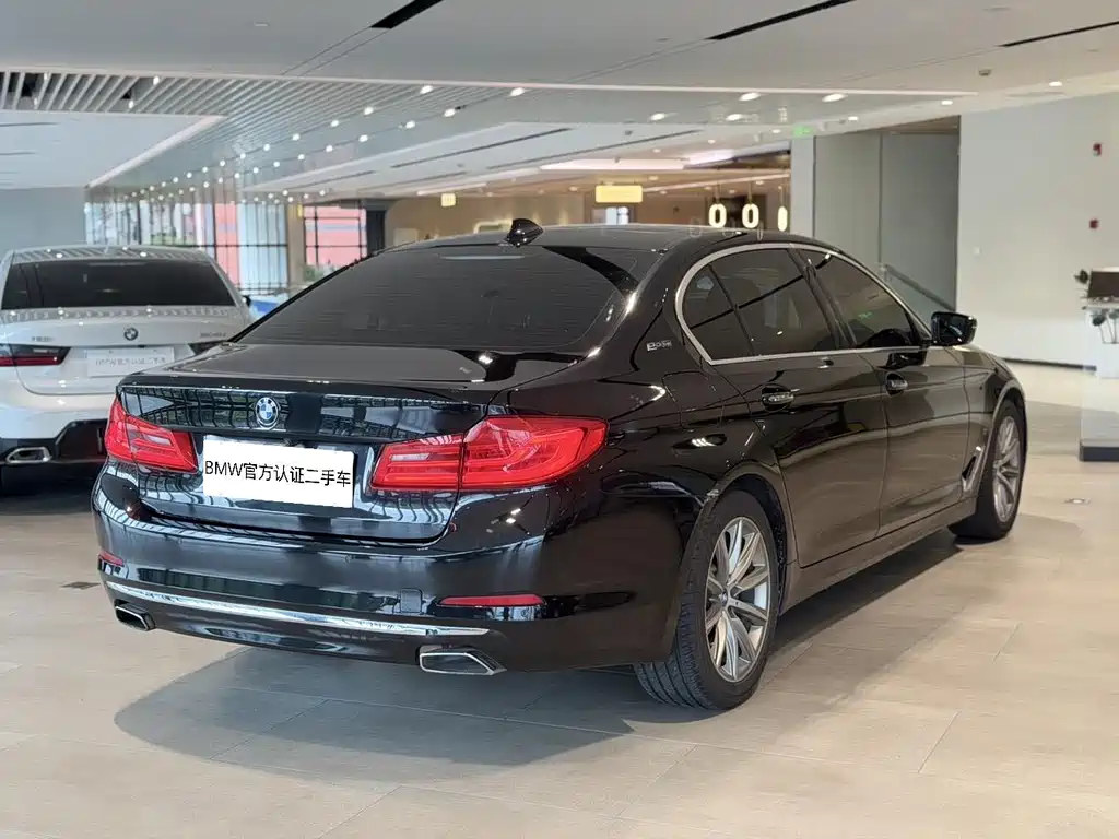 BMW 5 Series New Energy — фото 3