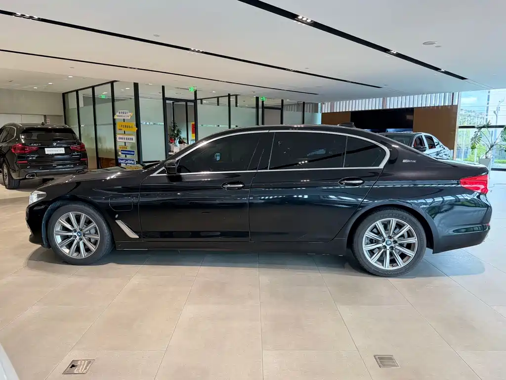 BMW 5 Series New Energy — фото 4