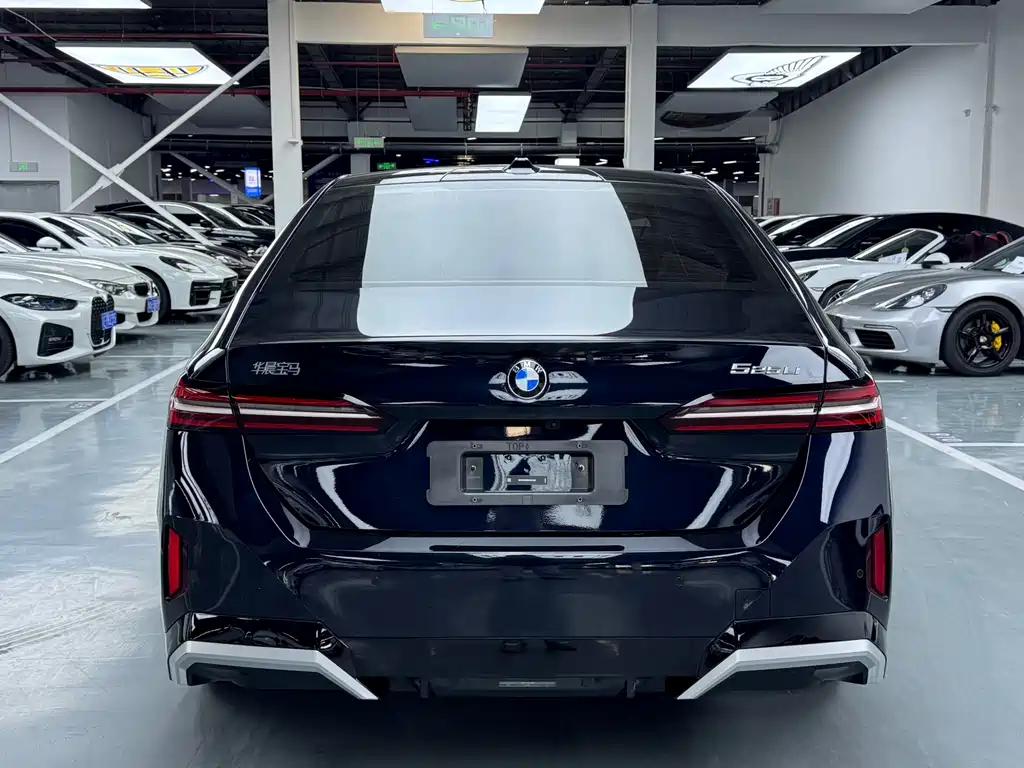 BMW 5 Series — фото 20