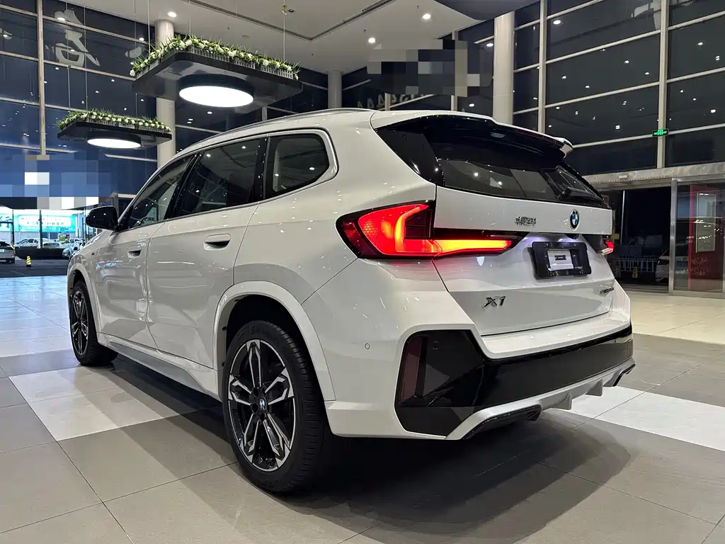 BMW X1 — фото 5