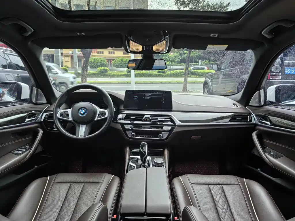 BMW 5 Series New Energy — фото 8